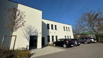 Expose Top ausgestattetes Bürohaus inkl. Garten und Stellplätze in Stockerau zu mieten!