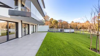 Expose LIVING GLANZING - 5 Zimmer-Terrassenwohnung mit Garten