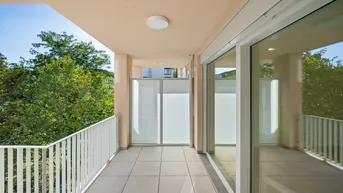 Expose UPPER-HILL-SIDE - ERSTBEZUG - Sonnige 2-Zimmer Wohnung mit Balkon!