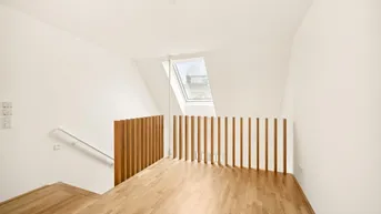 Expose TOWNHOUSE MITTEN IN MAUER