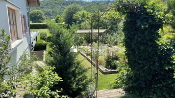 Expose Geräumiges Familienparadies mit großem Garten