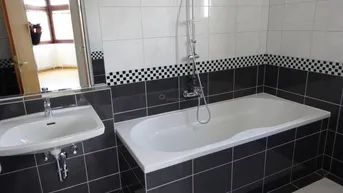 Expose Gepflegte 4 Zimmer ETW mit südseitigen Balkon!