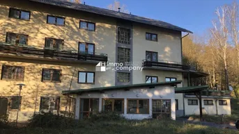 Expose Ehemaliges Hotel in Thermennähe wartet auf Wiederbelebung durch Sie