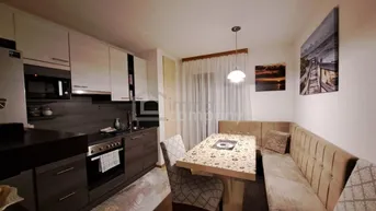 Expose Großzügige Wohnung in bester Lage - Perfekt für Familien! 3 Zimmer, Balkon &amp; top Ausstattung (inkl.Möbel) für nur 195.000€! Viele freie Parkplätze in Hof!