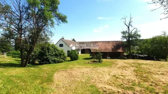 Expose Bauernhaus, ca. 90m², 100 Jahre alt, mit ca. 6000m² arrondierendem Grund, davon ca. 3700m² Bauland.