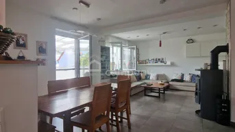 Expose Vollrenoviertes Einfamilienhaus mit Fernblick + Garten + Loggia