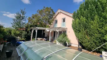 Expose Mit POOL, CHARME und TRAUMLAGE! Willkommen in Ihrem neuen Zuhause!
