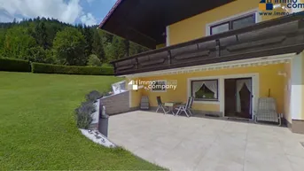 Expose Großzügiges Einfamilienhaus in idyllischer Lage mit Garten und mehreren Garage - Jetzt zugreifen!