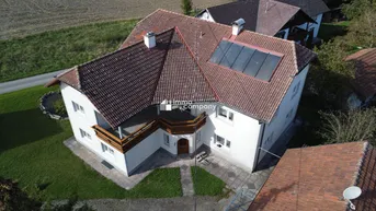 Expose 260qm Wohnfläche! Großflächiges Zweifamilienhaus in absoluter Ruhelage