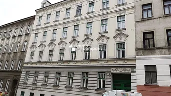 Expose Stilvolle, elegante Altbauwohnung, zentral gelegen mit Gemeinschaftsgarten