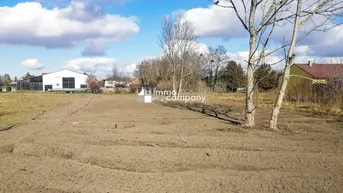 Expose Traumhaftes Baugrundstück in Loimersdorf – 1079 m² für Ihre Zukunft!