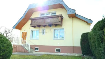 Expose Charmante Villa mit traumhaftem Garten