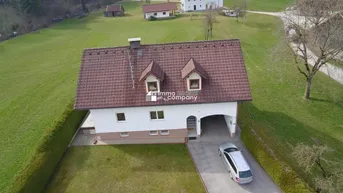 Expose Haus, Garage, Pool, Garten - was benötigt man mehr?