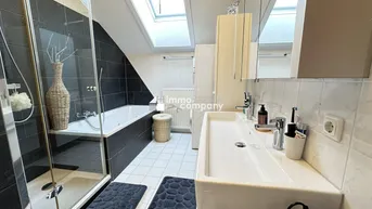 Expose 4-Zimmer-Maisonette-Wohnung auf zwei Etagen (1. OG + DG) in Frastanz, modernes, tolles Badezimmer, 2 sehr gut beleuchtete Tiefgaragenplätze, einmaliger Ausblick vom Balkon auf die umliegende Bergwelt.