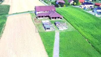 Expose Platz zur Entfaltung! Ca. 818m² Anwesen mit Potential