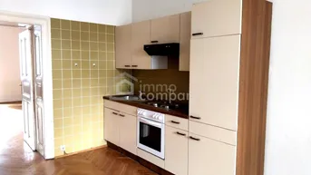 Expose Mietpreis gesenkt!! Charmante Altbauwohnung mit Balkon und typischem Flair
