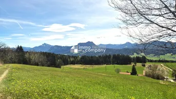 Expose Exklusives Baugrundstück: 954m² Baugrund mit atemberaubendem Bergblick in Thalgau!