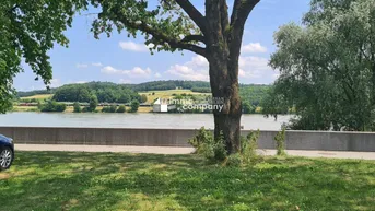 Expose Wunderschönes Grundstück direkt an der Donau
