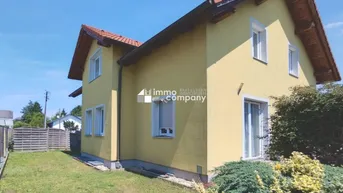 Expose Große Familie? Schönes Haus mit 6 Zimmern und großem Garten - zusätzlicher Wohnraum im Keller - Pool,Garage