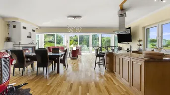 Expose Modernes Wohnparadies in Alleinlage mit Gästehaus, Halle, Weinkeller &amp; mehr – ca. 60.000 m² Grundstück