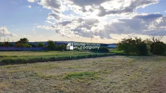 Expose Baugrundstück mit Fernblick in Parndorf: perfekte 1000 m² in Grünruhelage!