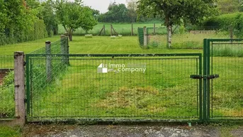 Expose Traumhaftes Grundstück in Mühlfeld: 1122 m² für Ihre Wohnträume!