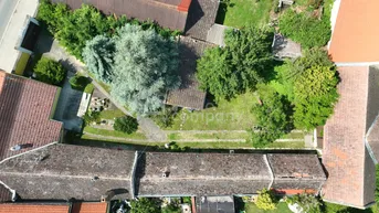 Expose Sanierungsbedürftiges Haus mit Stadl und großen Grund zu verkaufen!