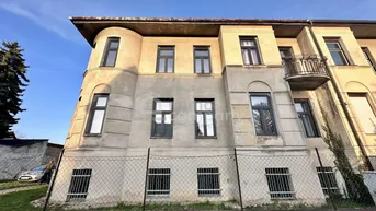 Expose Attraktives Mehrfamilienhaus, Baugrund, mit großem Potenzial