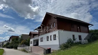 Expose Großzügiges Wohnhaus und Office, top gepflegt! In 9 Minuten am Attersee!