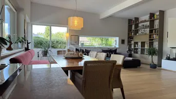 Expose Bungalow in einmaliger Lage in Attersee Ort. 155m² Luxus mit kleinem Garten und großer Terrasse!