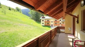 Expose Schönes 4-Zimmer-Apartment mit Mansarde in ruhiger Ski-in &amp; Ski-out Lage