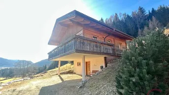 Expose Exklusives Ferienchalet in Traumlage Nähe Golfplatz und Langlaufloipe