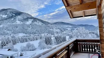 Expose Exklusives Ferienchalet in Traumlage Nähe Golfplatz und Langlaufloipe