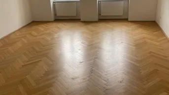 Expose Toplage an gepflegtem Altbau mit Hofbalkon zum lauschigem Garten!