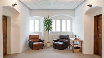 Expose PRAXIS - BÜRO - KANZLEI - im vollständig renoviertem - historischen Gebäude !