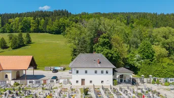 Expose JETZT - TOP ANGEBOT - Das Haus an der Friedhofsmauer in Viechtwang!