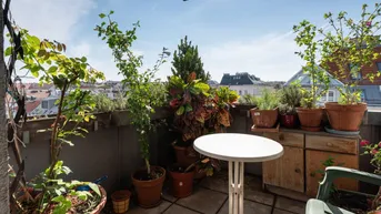 Expose NEUER PREIS: PERFEKTER BLICK ÜBER WIEN - GEMÜTLICHE 6 ZIMMER DACHGESCHOSSWOHNUNG AUF ZWEI EBENEN mit schöner DACHTERRASSE