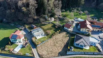 Expose Schönes Grundstück in Munderfing – 942 m² für nur € 199.900 - Jetzt zuschlagen!