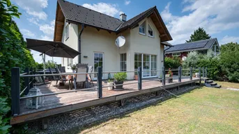 Expose IHR FAMILIENHAUS AM ORTSRAND: HELL und GEMÜTLICH mit großem Grund