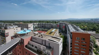 Expose Himmelblau überall, 104m² mit über 23m² Freifläche auf 3,5 Zimmern. Atemberaubender Ausblick soweit das Auge reicht!