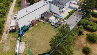 Expose Schönes neuwertiges Wohnhaus mit zwei vermieteten Wohnungen + große zusätzliche Baufläche