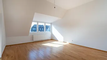 Expose WOHLFÜHLWOHNUNG 3-ZIMMER DACHGESCHOSSWOHNUNG MIT KLIMAANLAGE und Balkon