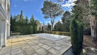 Expose Repräsentative, moderne Villa mit Pool in absoluter Grünruhelage