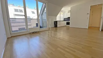 Expose Renovierte Dachgeschosswohnung mit Terrasse - neue Küche