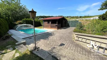 Expose Sommer, Sonne, Pool, perfektes Haus im Grünen mit großem Garten!