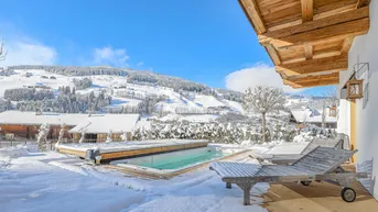 Expose Luxus-Gartenwohnung mit Pool in absoluter Toplage