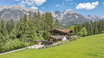 Expose Luxusvilla mit Kaiserblick in sonniger Alleinlage