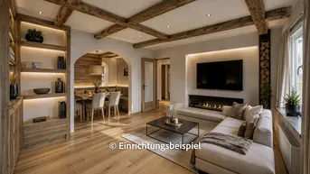 Gemütlicher Wohn-Essbereich im alpinen Stil mit Holzbalken, Kamin und integriertem Essbereich.