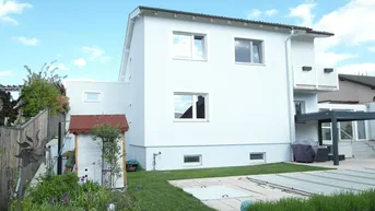 Expose Sonniges Traumhaus mit Pool