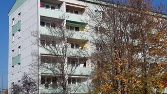 Expose 2-Zimmer-Wohnung mit Loggia, Top 8